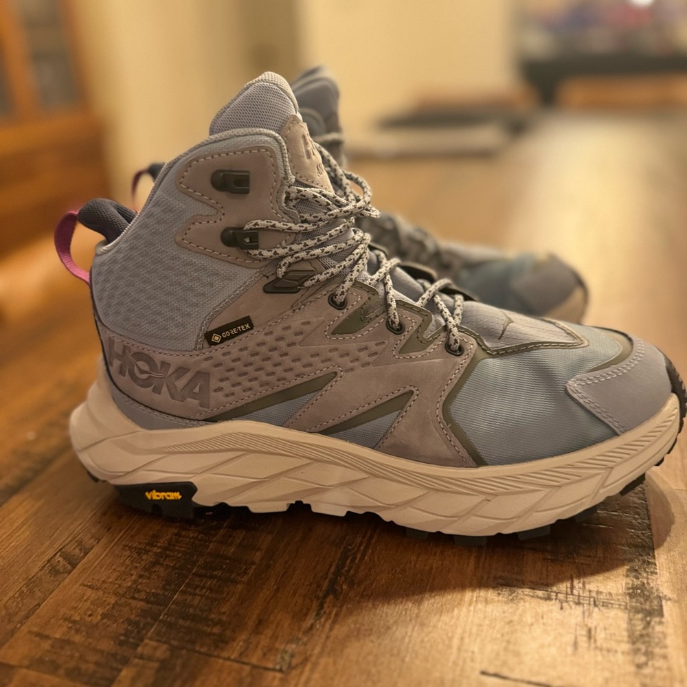 HOKA Women's Anacapa Mid Gore-Tex Hiking Boots